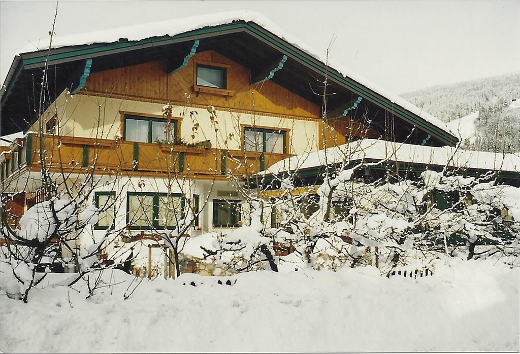 Pension Wieser "Baschtlmai" Altenmarkt im Pongau Eksteriør billede